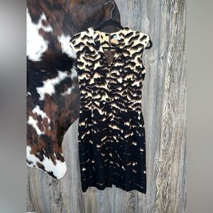 Antonio Milano size 4 knee length dress in VGUC Stylish Animal Print Dress